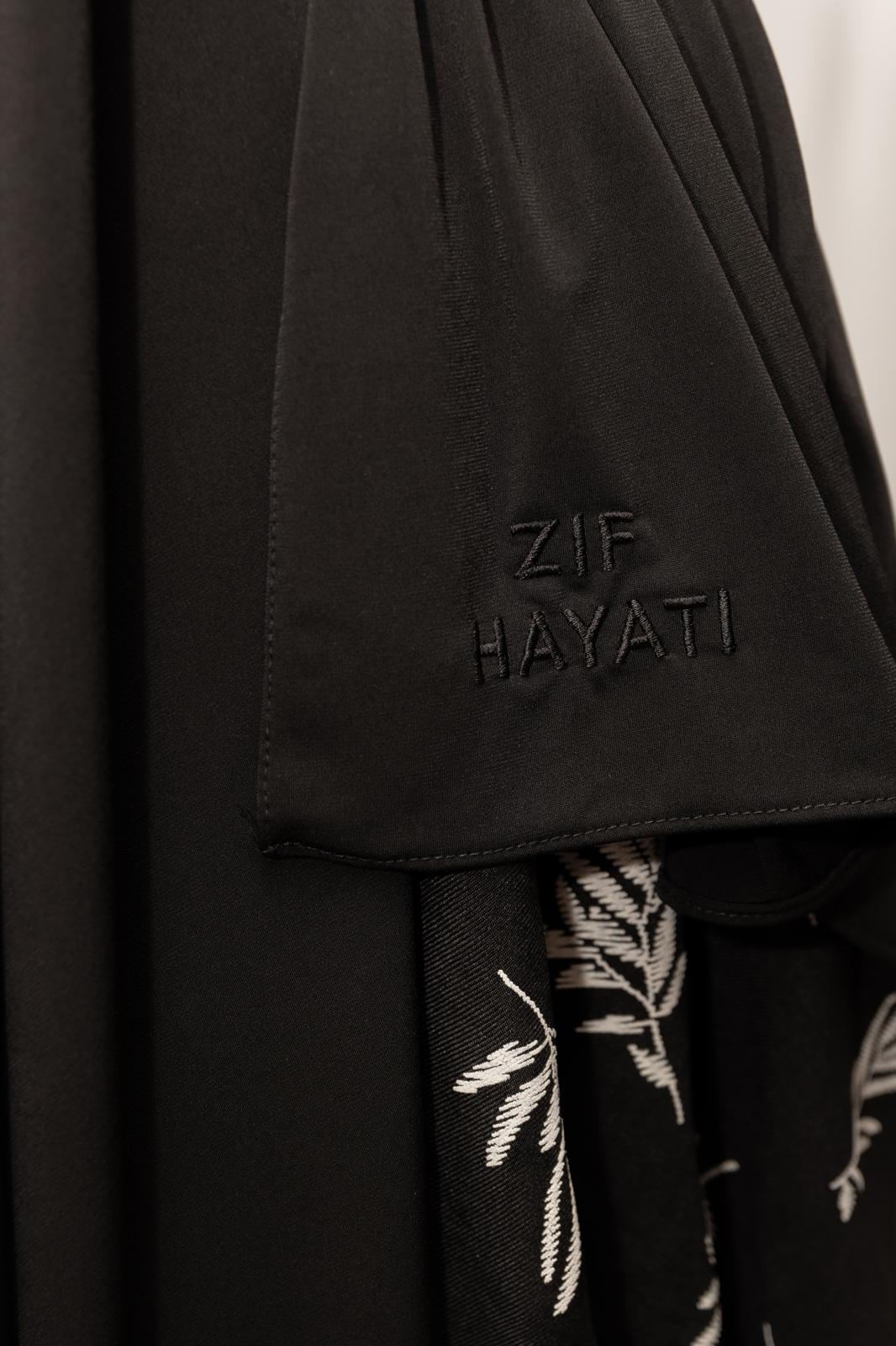 Noir – Hijab “Layali”
