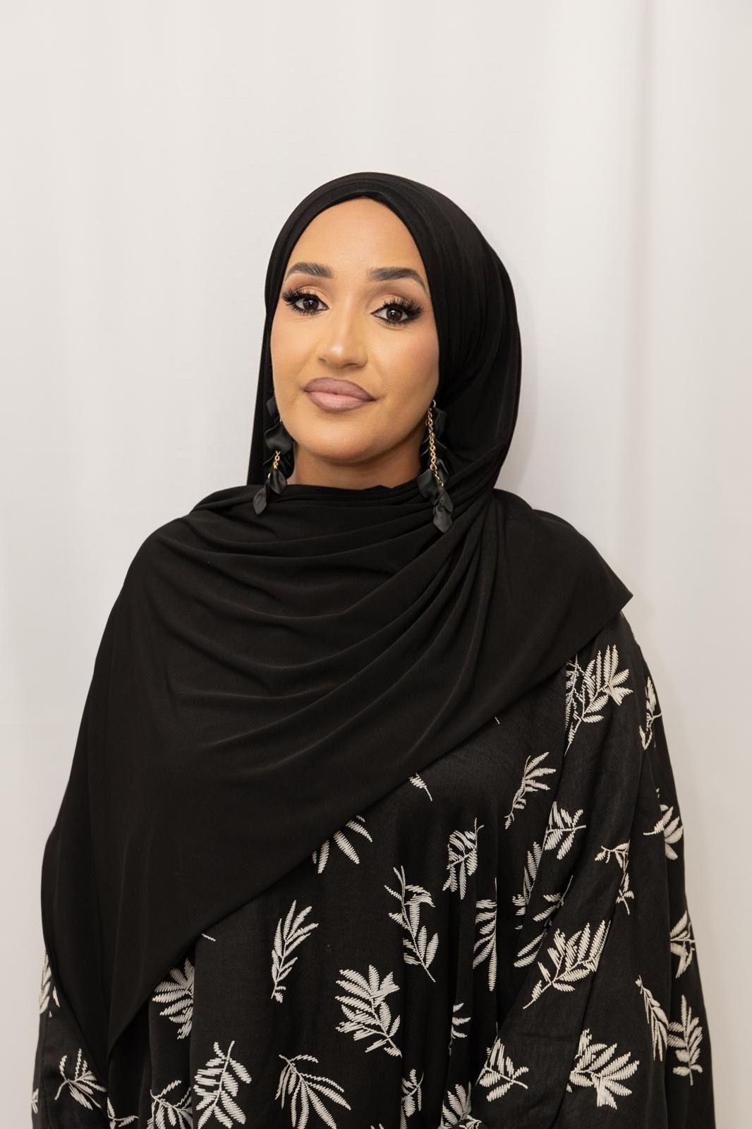 Noir – Hijab “Layali”